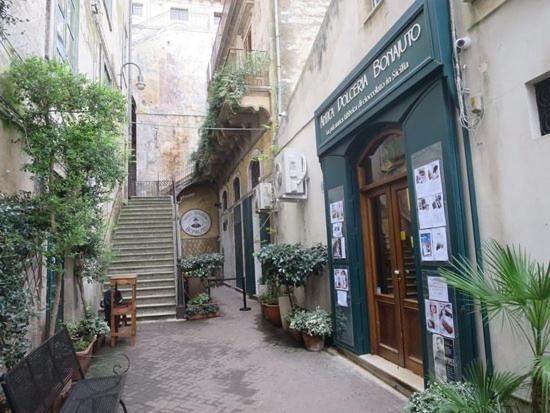 Filinona Apartment Modica Bagian luar foto