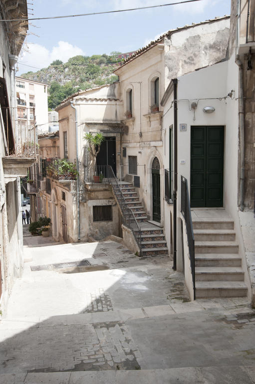 Filinona Apartment Modica Bagian luar foto