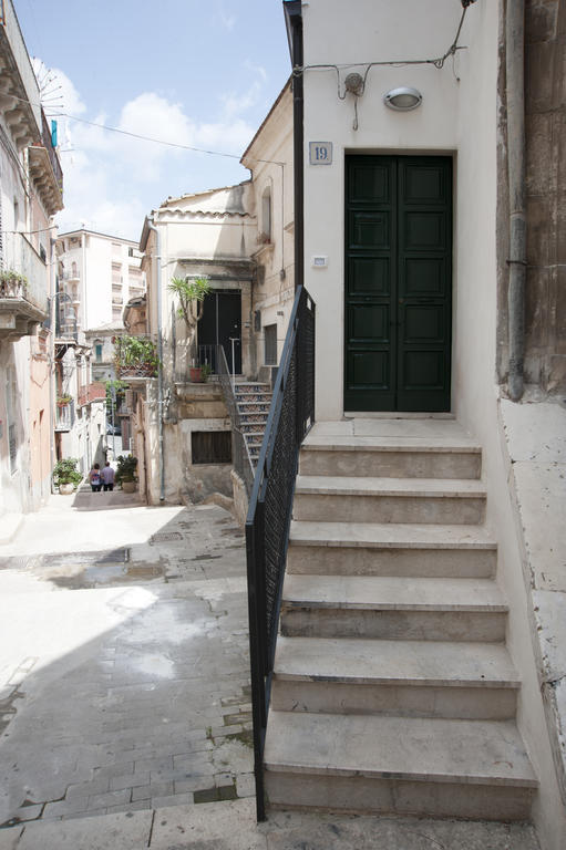 Filinona Apartment Modica Bagian luar foto